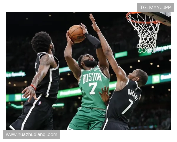 猛龙与76人激战正酣 谁能在季后赛中占得先机 竞技场上的巅峰对决即将上演