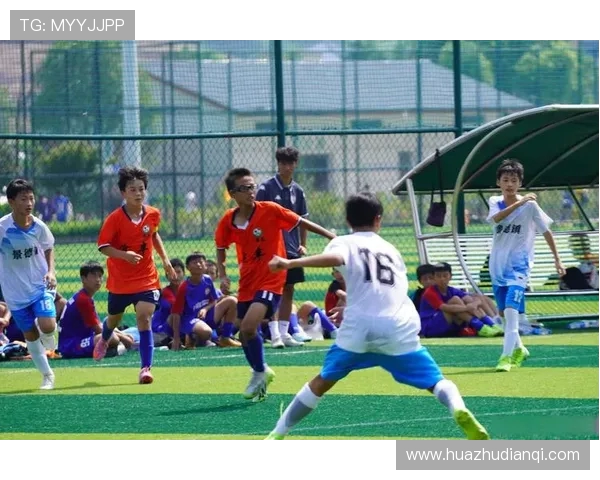 深圳足球队的团队协作揭秘:如何在绿茵场上实现完美配合与默契合作 深圳足球队的团队协作揭秘:如何在绿茵场上实现完美配合与默契合作