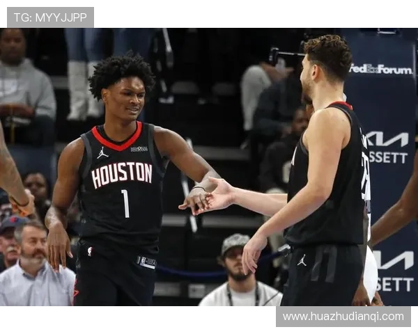 2019年火箭队与爵士队激战回顾球场上的精彩瞬间与战术较量